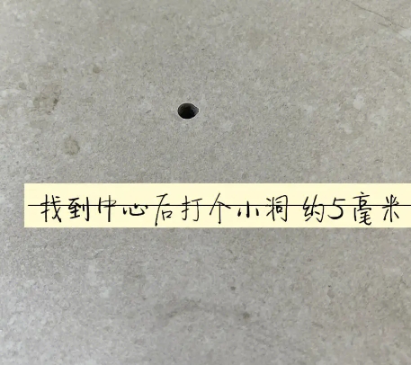 炉霍瓷砖空鼓维修公司专业解答在瓷砖铺贴过程中，如果砂料搅拌不均匀，将会带来以下问题